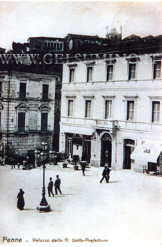 Piazza Luca da Penne